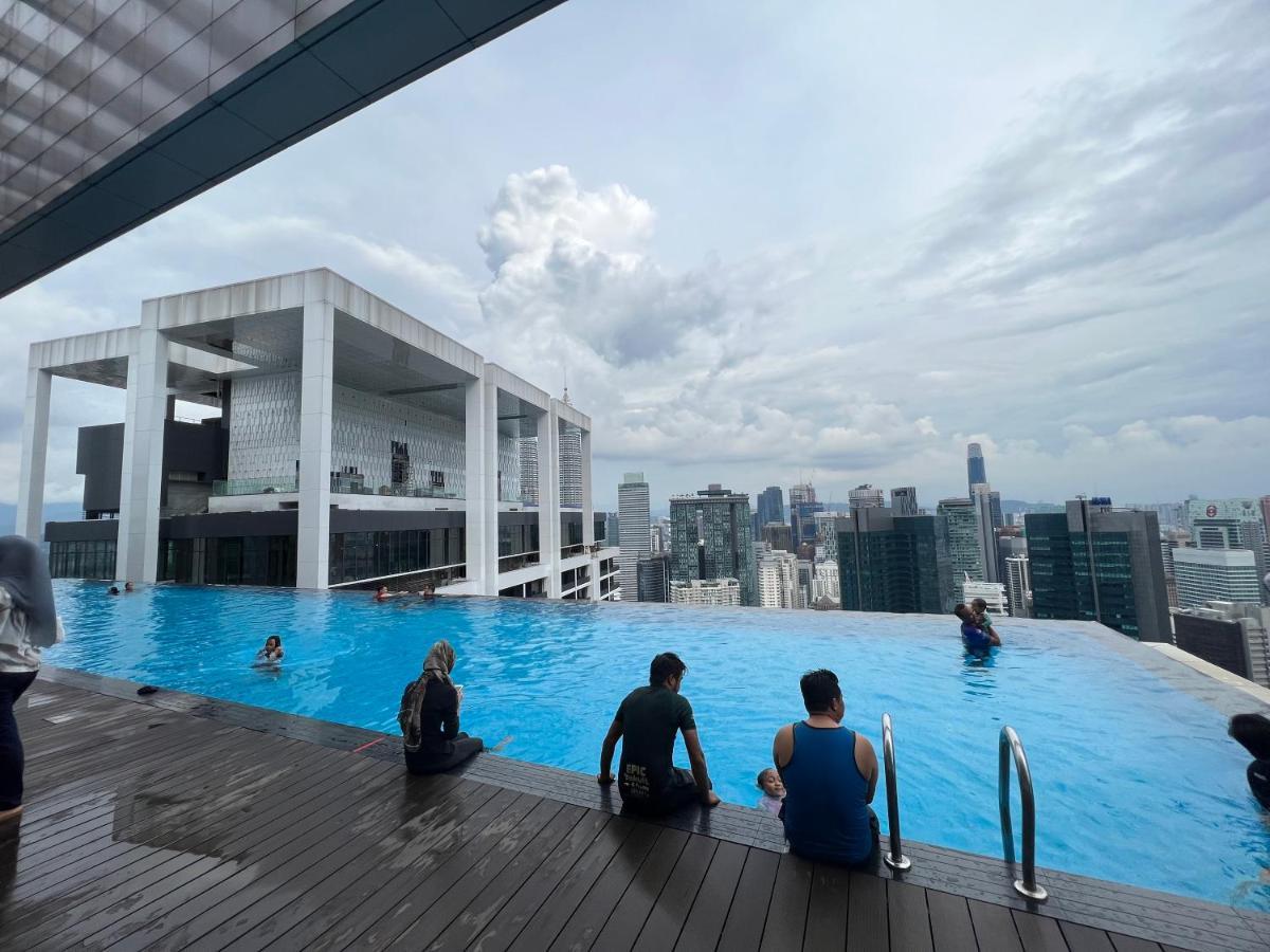 Amazing Pool By Platinum Suites Klcc Kuala Lumpur Zewnętrze zdjęcie
