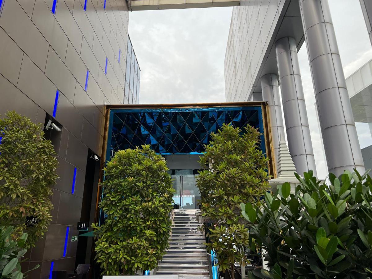Amazing Pool By Platinum Suites Klcc Kuala Lumpur Zewnętrze zdjęcie